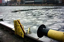 Spree nordwestlich der Oberbaumbrücke Blickrichtung N