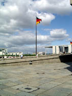 Fahne vor dem Reichstag