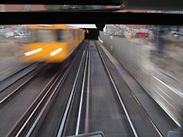 U-Bahn zwischen Mendelsohn-Bartholdy-Park und Potsdamer Platz