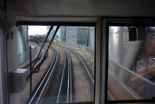 Blick aus der U-Bahn auf einen Kurve