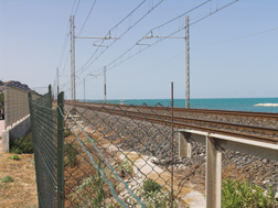 Bahnstrecke an der Küste bei Pedaso