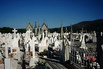 Friedhof bei Villa Praia di Ancora