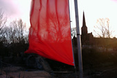 Rote Fahne im Wind