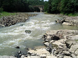 Stromschnellen des Tiber bei Todi